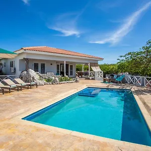 https://villa-grand-case.comcaribbean.com